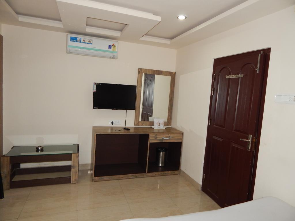 Breeze Hotel Siliguri Exterior photo